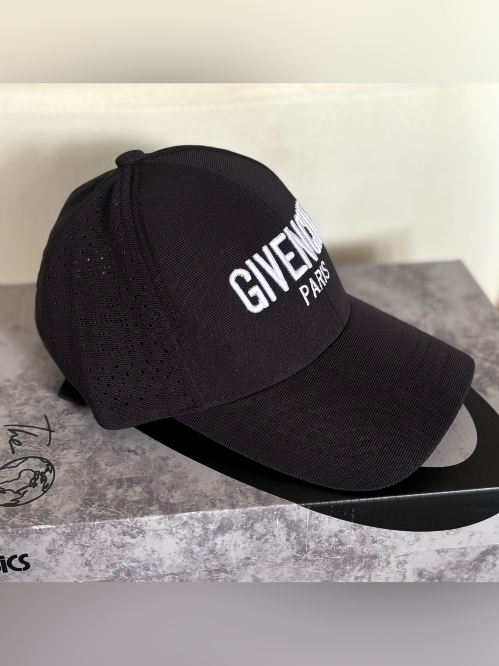 Givenchy Embroidered Cap Black White Mesh Dad Hat Buckle OSFA - Picture 2 of 9